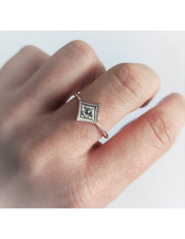 Modena - Pierścionek srebrny z niebieskim topazem