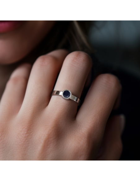 Stack me - Srebrny pierścionek z czarnym szafirem